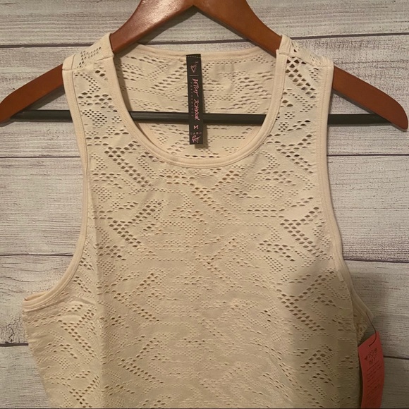 NWT Small Betsy Johnson Performance - Picture 4 of 6